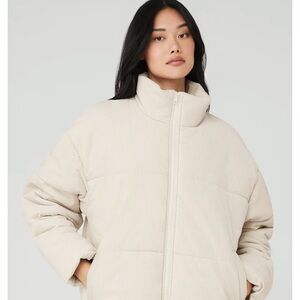 Alo Yoga Corduroy Stage Puffer in Bone Size Medium